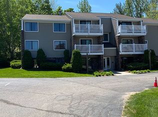 700 Hillside Dr APT 2, Petoskey, MI 49770