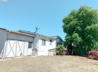 301 Rolling Hills Rd, Roseburg, OR 97471
