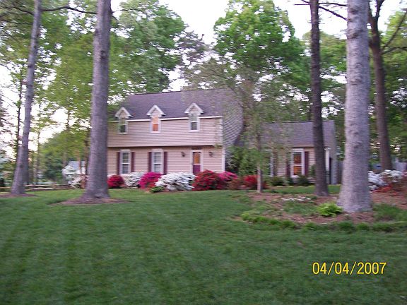 2nd image of 2400 Woodleigh Dr