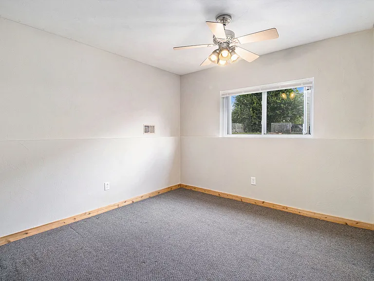 1126 Lafayette Ave — Photo 14