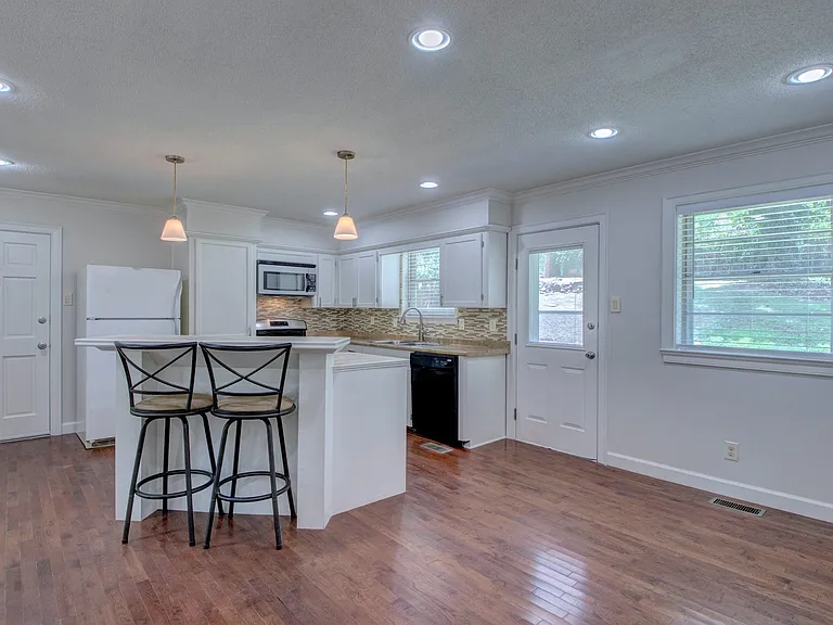 2707 Ottawa Dr — Photo 5