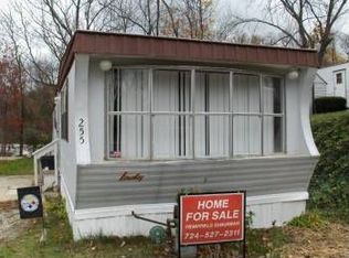 255 Flamingo Dr, Jeannette, PA