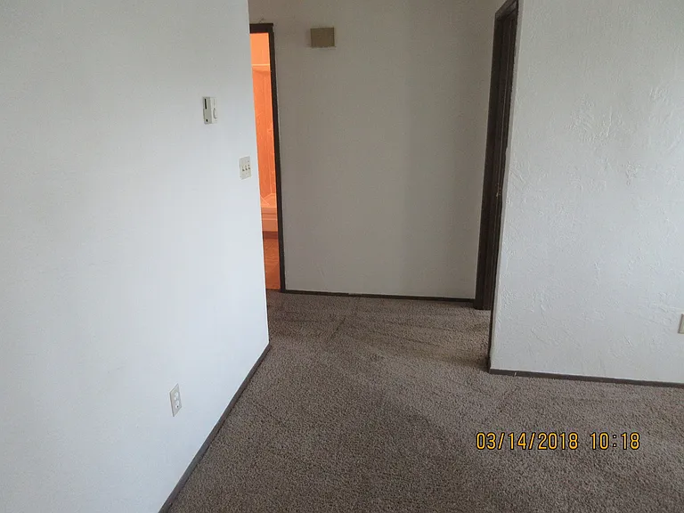 950 NW Sycamore Ave #10 — Photo 7