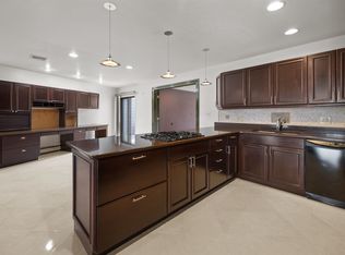 9 E Cove Ln N #9E, North Bergen, NJ 07047