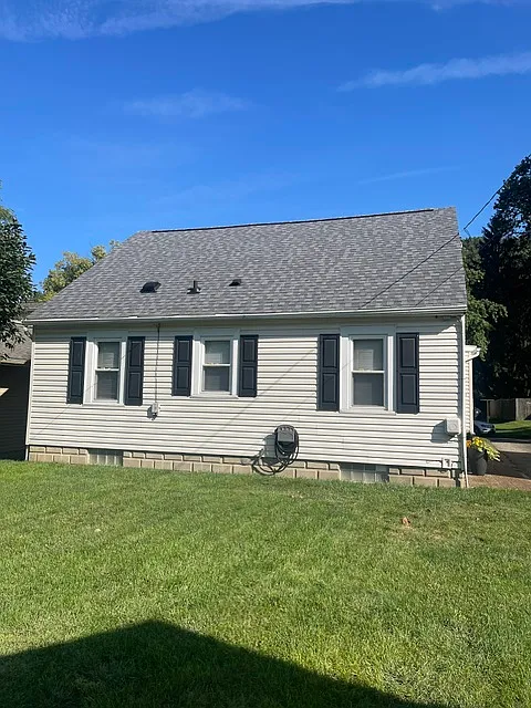 3 bed, 1600 sqft, $1,700 — Photo 3