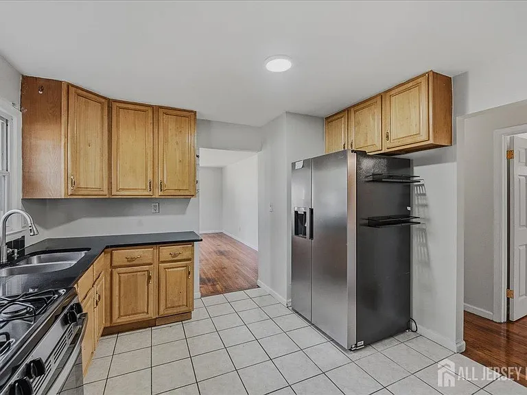 126 Orange St — Photo 5