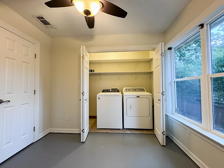 2519 Wilson St — Photo 8