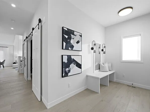 6 S Westland Park SW, Calgary, AB T3H 0W1