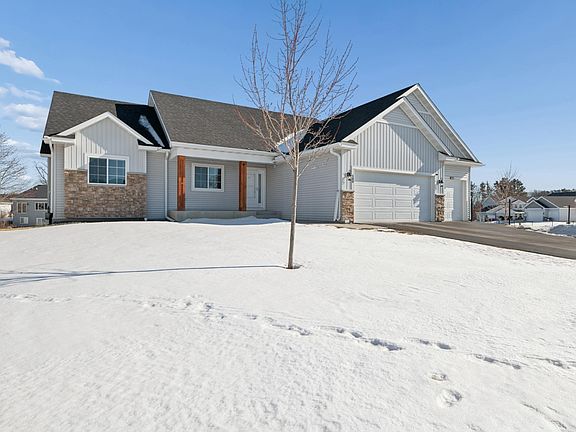 2nd image of 580 Alaska Loop