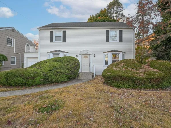 17 Carman Street, Hempstead, NY 11550