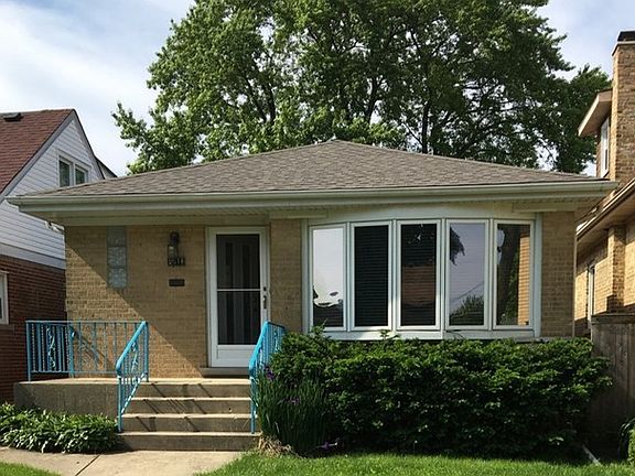 3rd image of 5818 S Park Ave