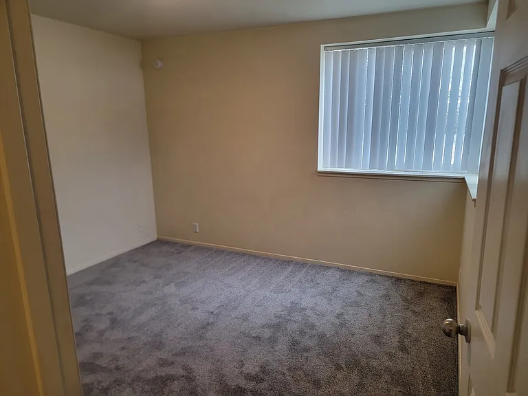 Covewood Village Apartments — Photo 23