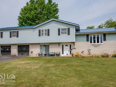 698 Ridge Rd, Mill Hall, PA, 17751