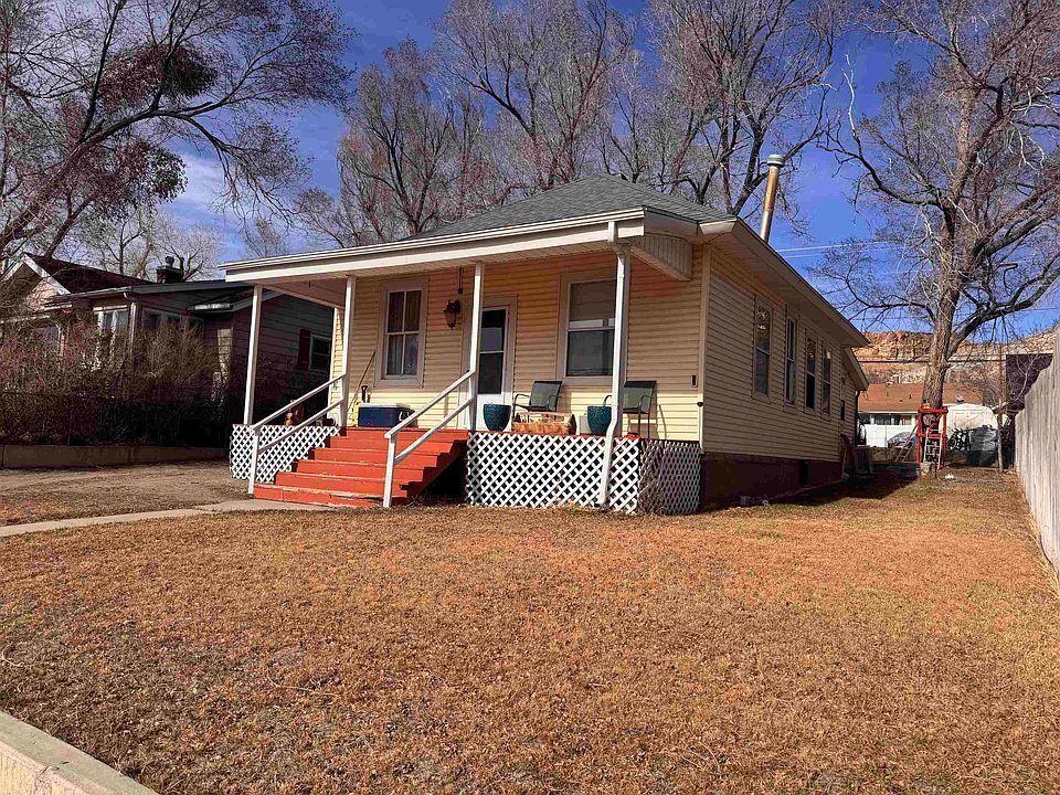 1st image of 424 W Railroad Ave