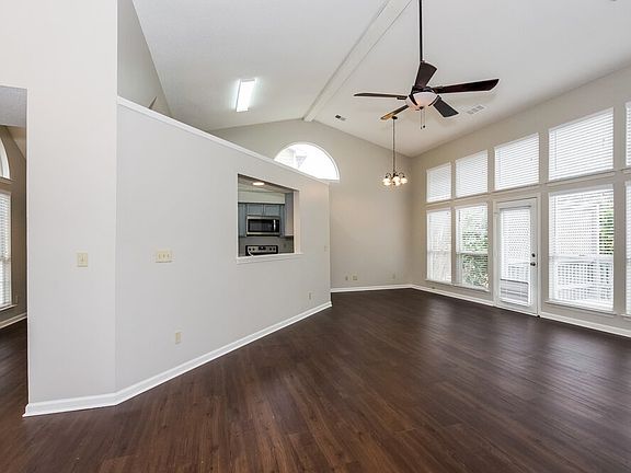 5th image of 3700 Armitage Dr