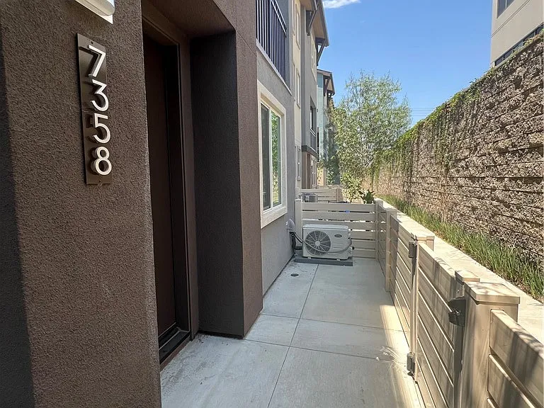 7358 Parker Ln — Photo 28