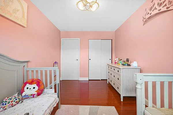 Bedroom, photo 5