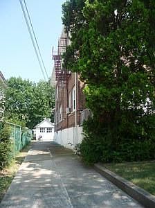 2nd image of 1026 Gipson St