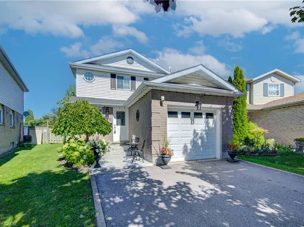 351 Northview Heights Pl, Cambridge, ON N1R 8J1