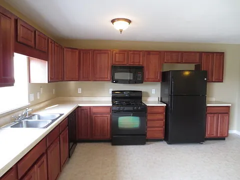 6420 Bradshire Ct — Photo 3