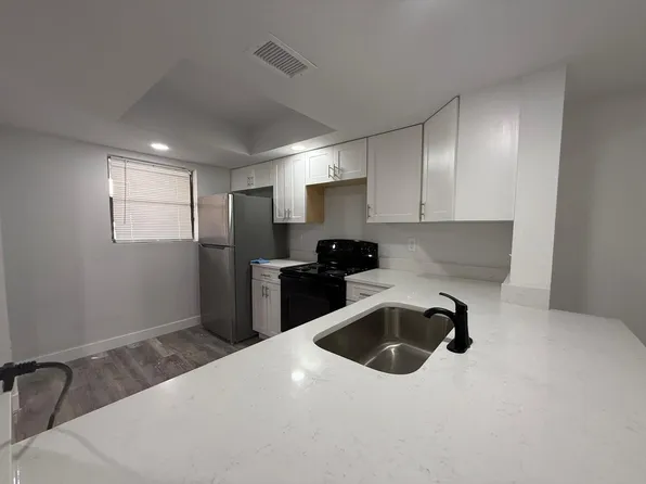 7866 Niagara Ave, Tampa, FL 33617