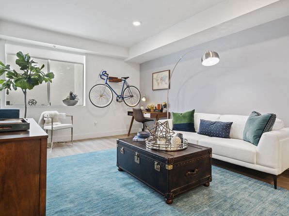 11059 McCormick St #401I