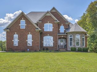 945 Eli Rd, Bon Aqua, TN 37025