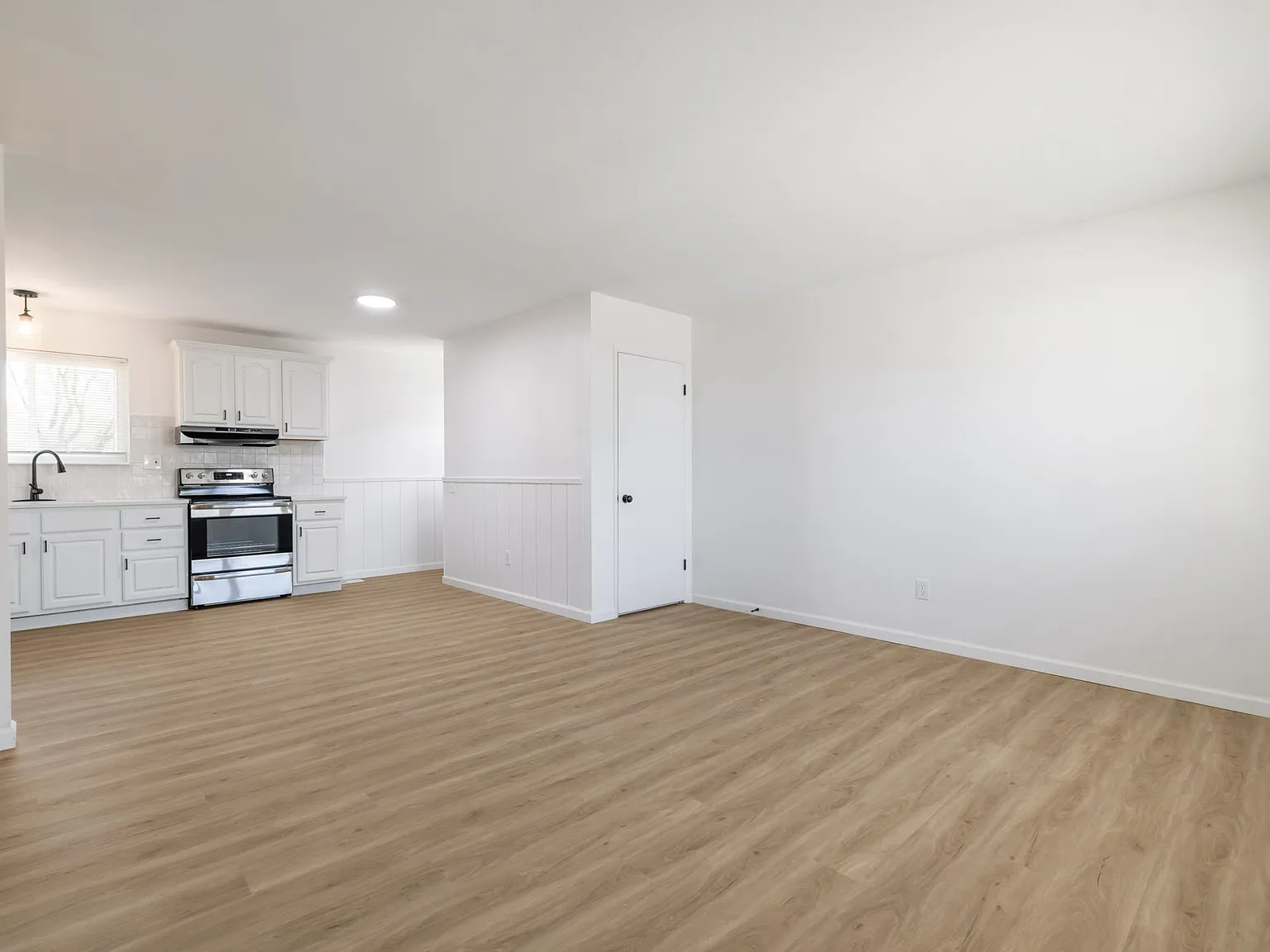 3 bed, 864 sqft, $1,795 — Photo 3