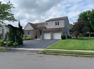 34 Benjamin Dr, Springfield, NJ 07081