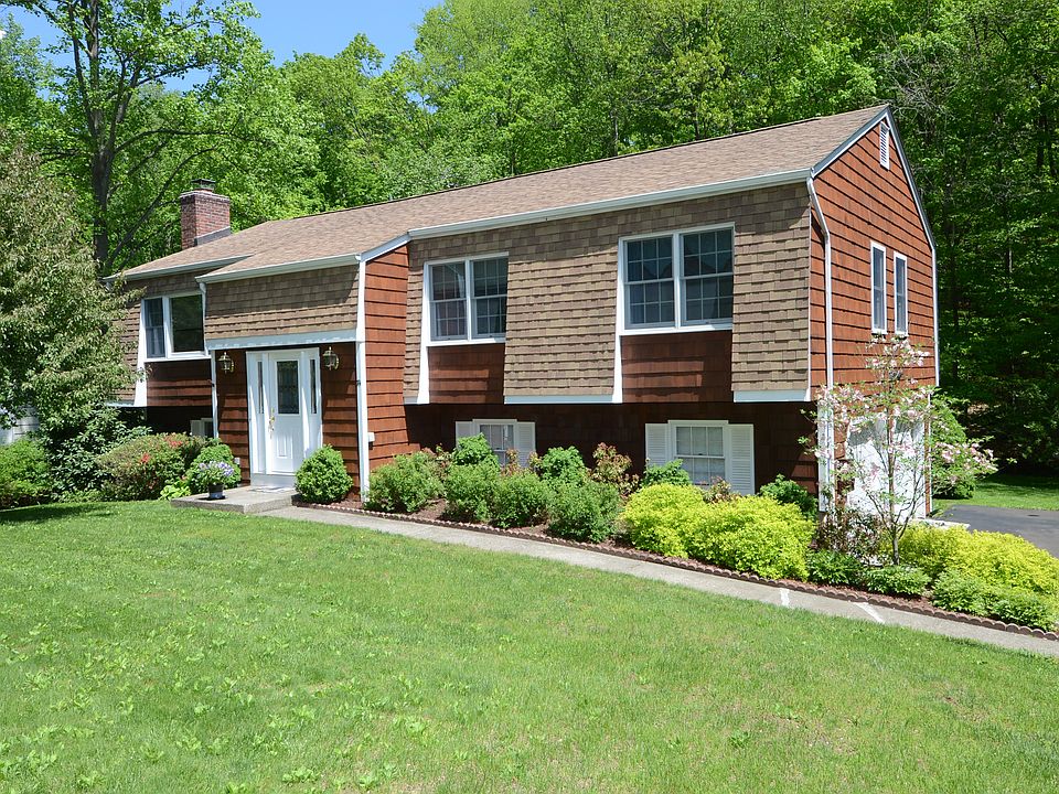 1st image of 74 Hidden Hollow Ln