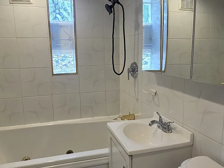 8418 W Crain St — Photo 21