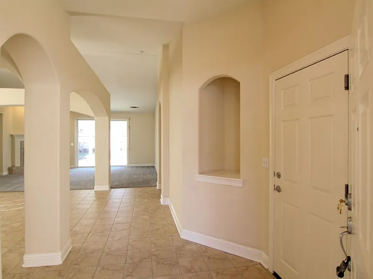 620 San Gabriel St — Photo 2