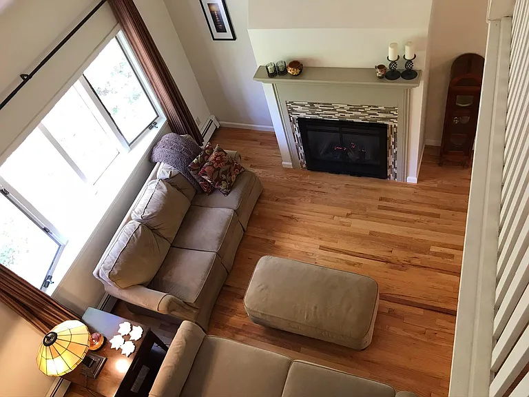 402 W Elm St — Photo 19