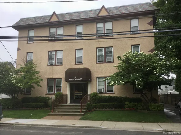 51 Smith St APT B5, Merrick, NY 11566