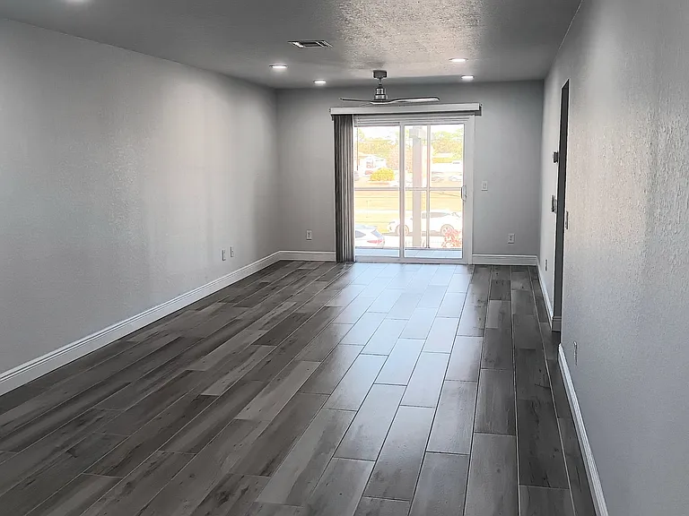 14506 Tamiami Trl — Photo 7