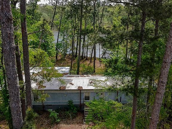 2nd image of 1120 McKay Cir