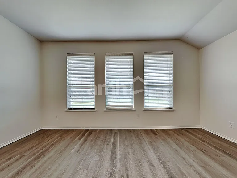 617 Chestnut Ct — Photo 7