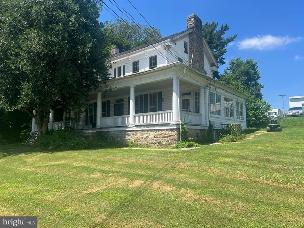 131 W Market St, Hallam, PA 17406