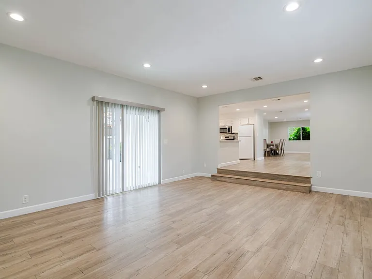 6539 Coldwater Canyon Ave — Photo 18