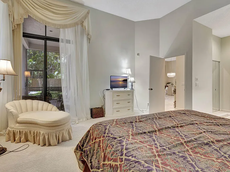 4528 Barclay Fair Way — Photo 14