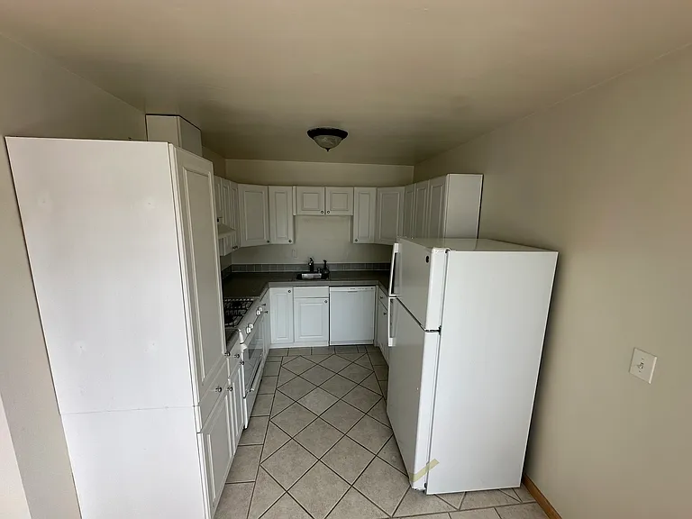2138 Stewart St #5 — Photo 5