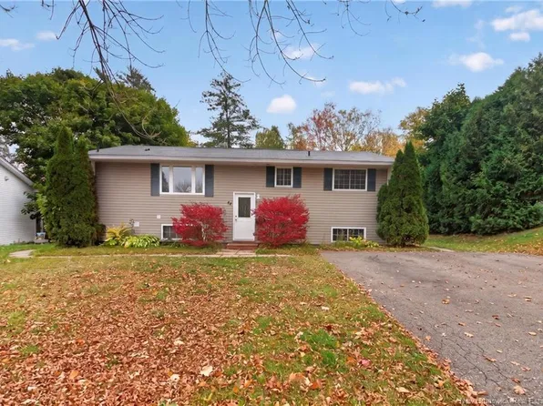 40 Ayres St, Fredericton, NB E3B 5K7