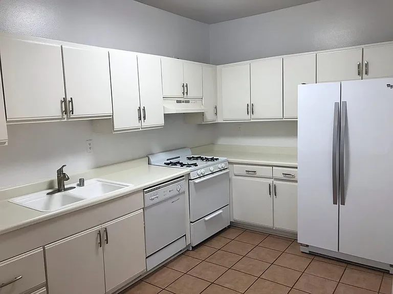 350 N Oakhurst Dr #201 — Photo 7