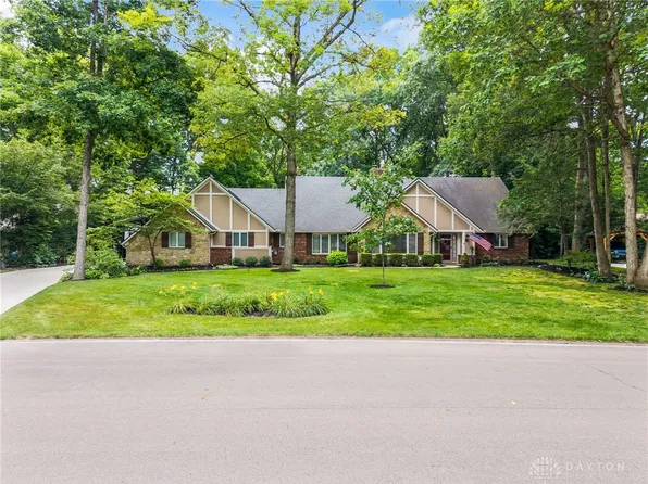 2845 Broken Woods Dr, Troy, OH 45373
