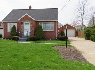 2255 Pleasant Ave, Lake View, NY 14085