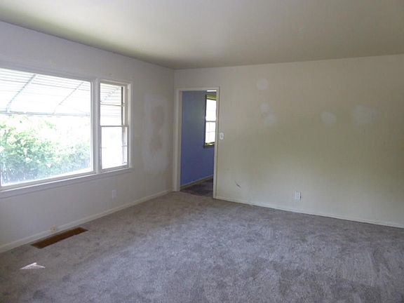 2nd image of 916 N 19th St
