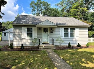 548 Cromwell Dr, Traverse City, MI 49686