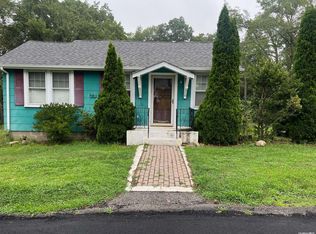 39 Saltaire Rd, Sound Beach, NY 11789