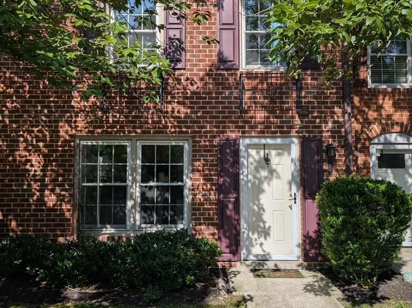 5633 Independence Cir, Alexandria, VA 22312