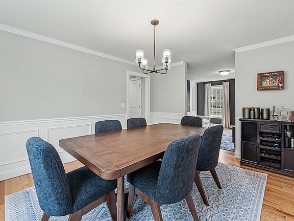 4th image of 265 Standish Ln